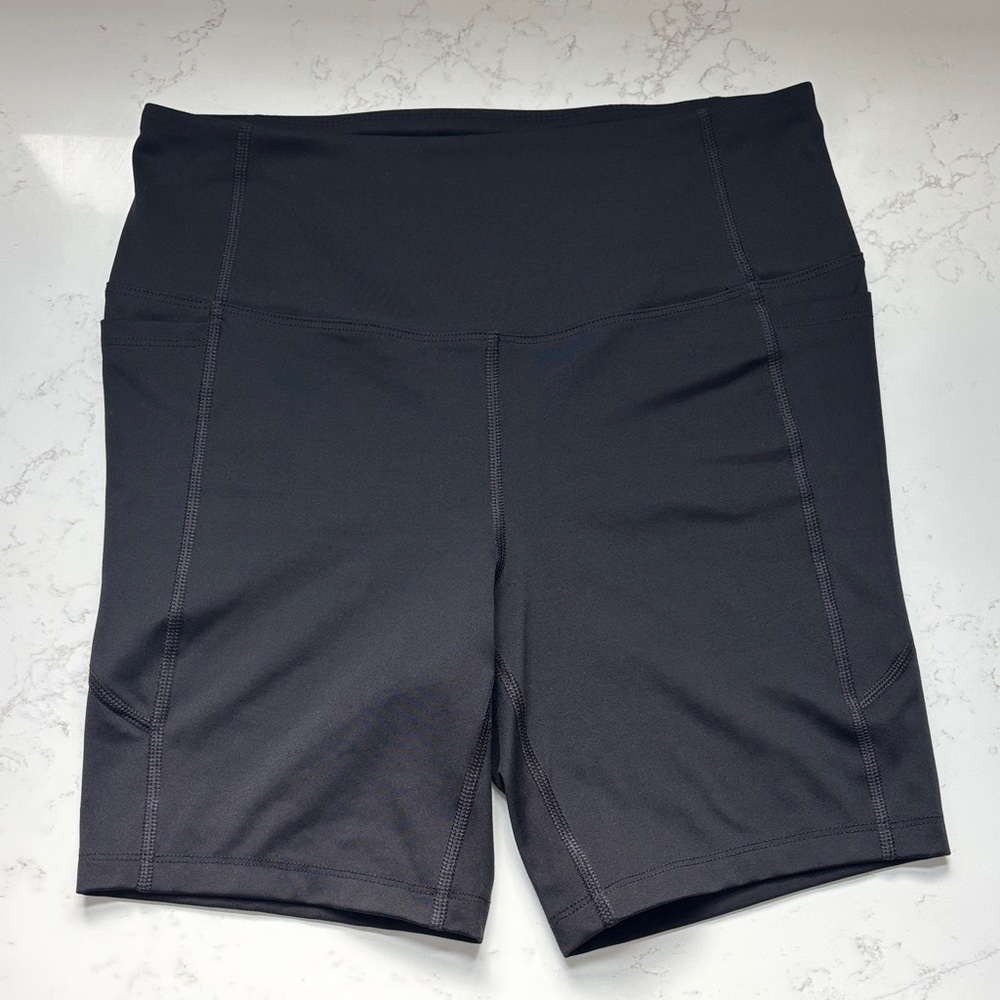 Athletic Works Women's Black Bike Shorts - Size M (8-10)